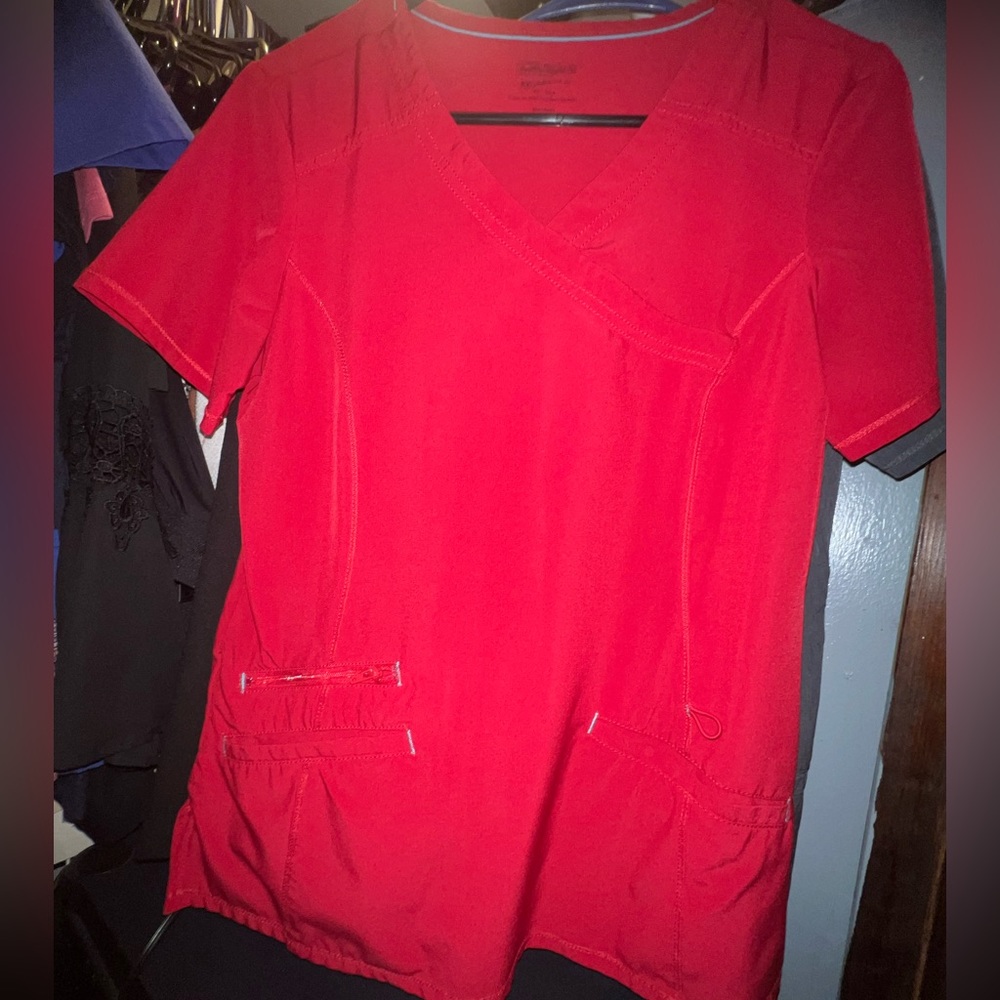 Bright red Scrub star set